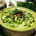 CASHEW AND PEAS CURRY